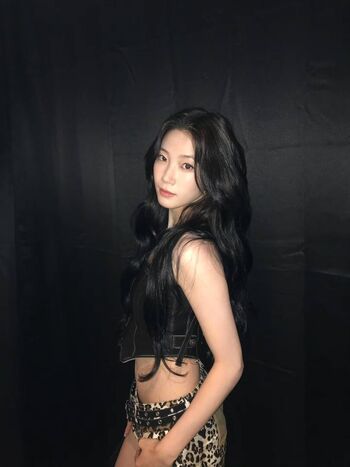 Kazuha Nakamura 中村 一葉