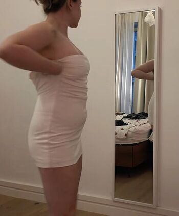 Full leaked Haileyrose/ private onlyfans photo
