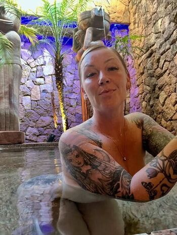 Kiss.my.lotus