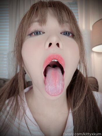 Full leaked Kittyxkum private onlyfans photo