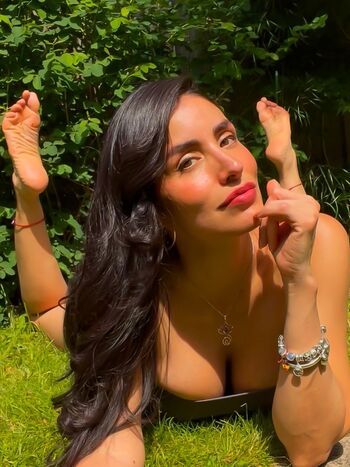 Full leaked La layana rous private onlyfans photo