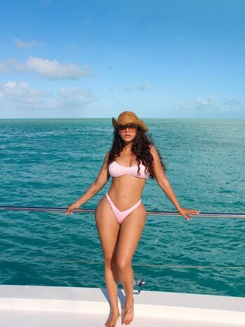 Full leaked Mia malone/ private onlyfans photo