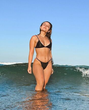 Larissa Manoela