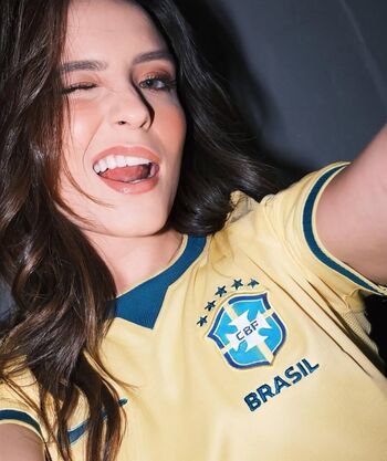 Larissa Manoela