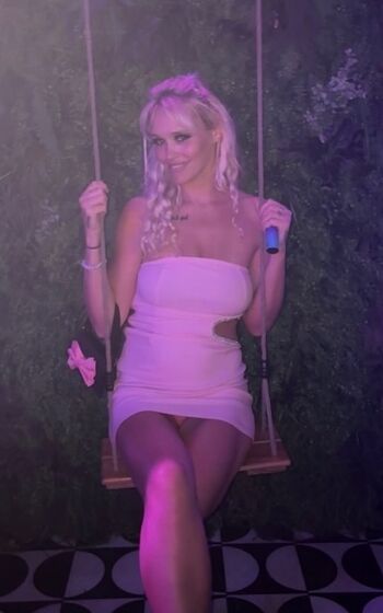 Laura Jayne