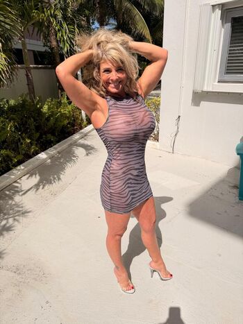Leslie Cougar