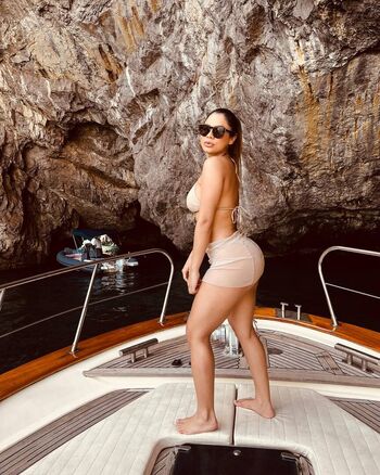 Full leaked Onashie/ private onlyfans photo
