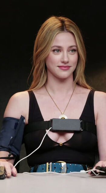 Lili Reinhart