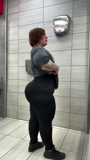 Full leaked Lisa mononoke private onlyfans photo