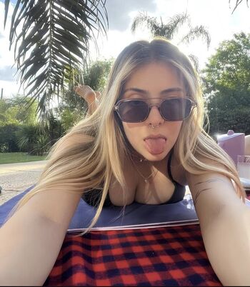 lรญviaribeiro