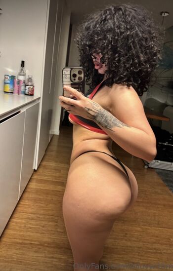 Full leaked Valerieflor/ private onlyfans photo