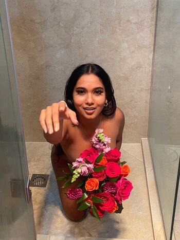 Full leaked Mia z private onlyfans photo