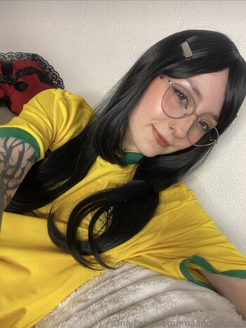 Full leaked Miaandyoursss private onlyfans photo