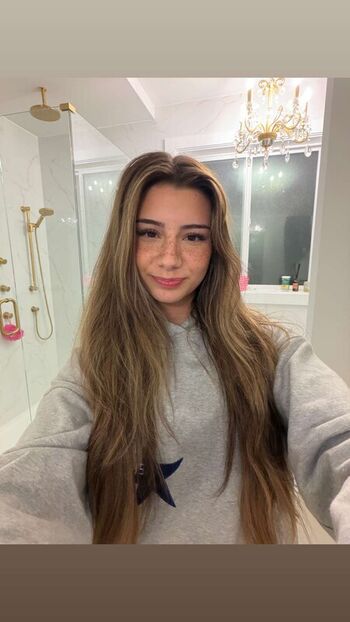 Mikayla Campinos