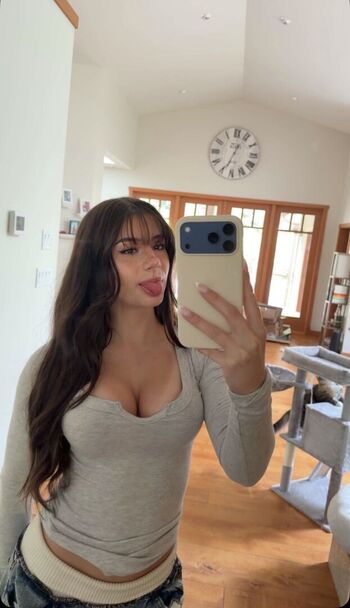 Mikayla Campinos