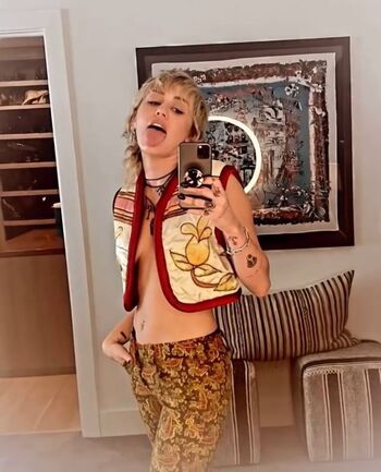 Full leaked Miley cyrus private onlyfans photo