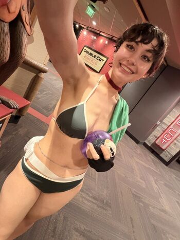 mimidoescosplay