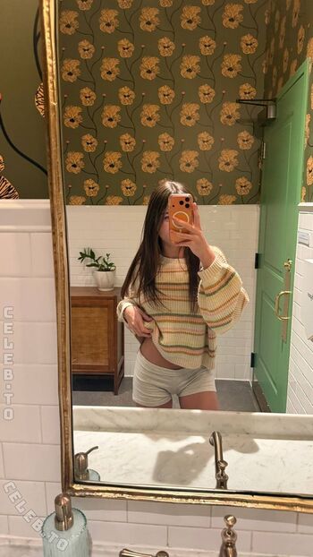 Full leaked Minicaryn page private onlyfans photo