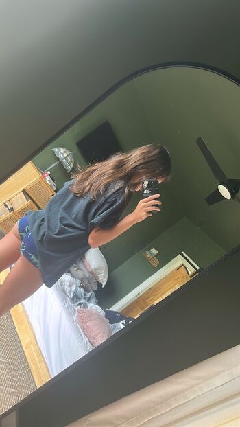 Full leaked Minicaryn private onlyfans photo