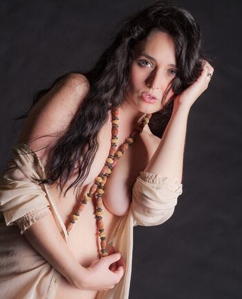 Models Leah