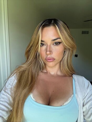Full leaked Cooliopink/ private onlyfans photo