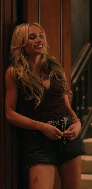 Natalie Alyn Lind