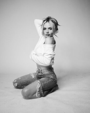 Natalie Alyn Lind