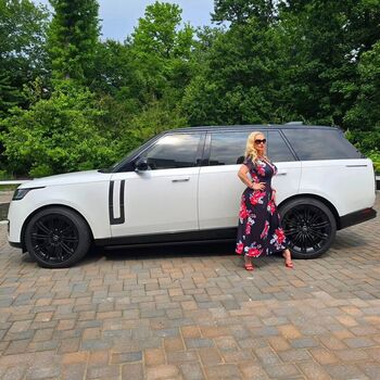 Nicole 