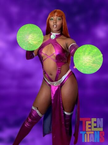 NikkiNix