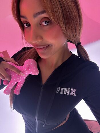 PinkPantheress