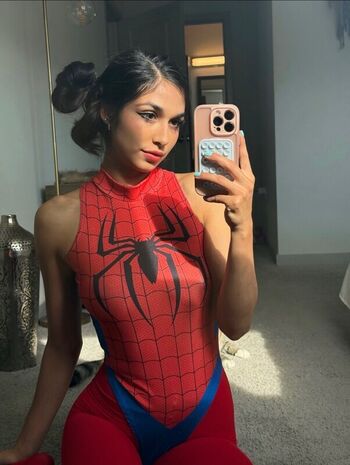 Reina Rae