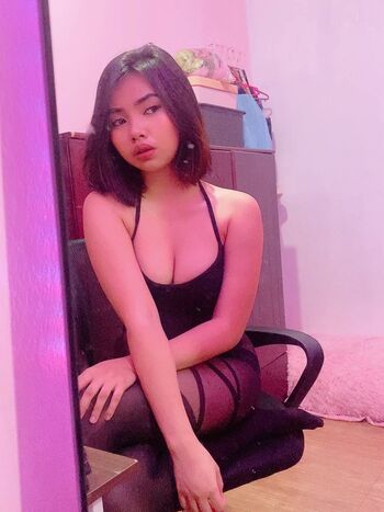 Rhioenna Lim