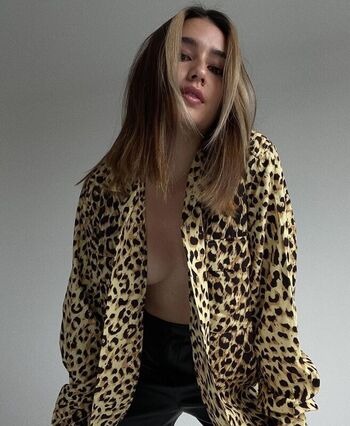 Saffron Sharpe