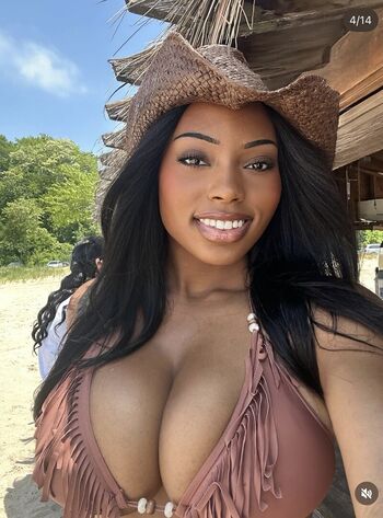 Samantha Marie