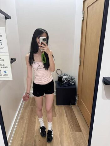 Full leaked Sky cowans/ private onlyfans photo