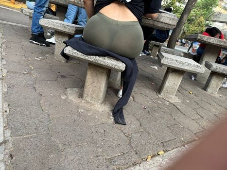 String Voyeur