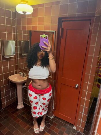 Full leaked Victoria mur/ private onlyfans photo