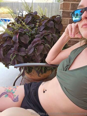 TattedSkinnyMomma01