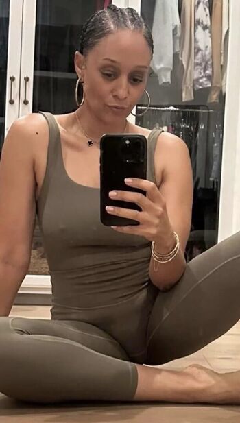 Tia Mowry