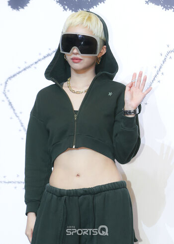 tiny.pretty.j
