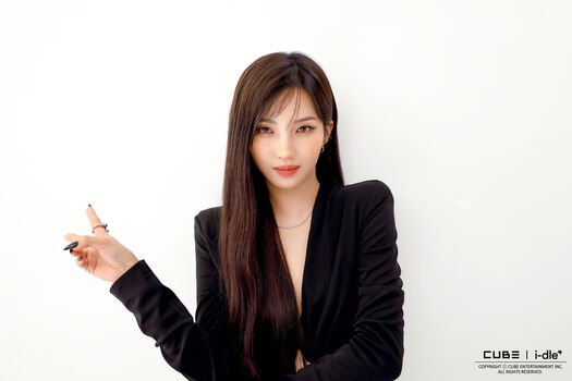 tiny.pretty.j