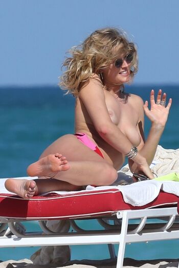 Full leaked Toni garrn private onlyfans photo