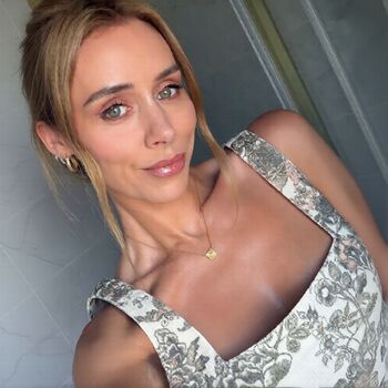 Una Healy
