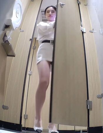 Voyeur Asian Pissing Toilet &Amp; Upskirts Only