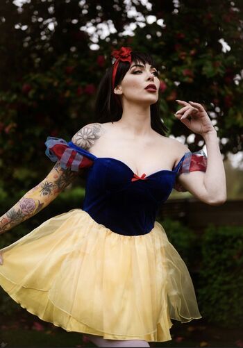 WatchGirlsPlay