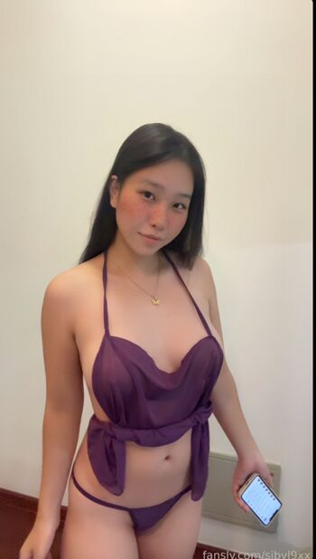 We Need To See More Her *Sibylcutie*