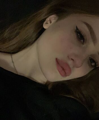 Full leaked Fionaax/ private onlyfans photo