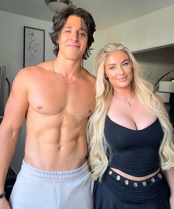 Full leaked Cara mell/ private onlyfans photo
