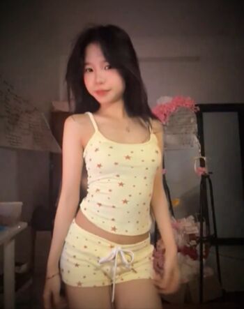 Full leaked Gigi dior/ private onlyfans photo
