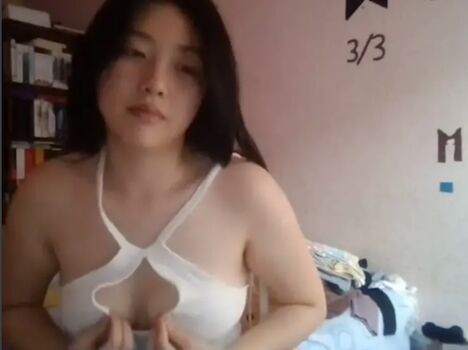 Full leaked Beezleneezle/ private onlyfans photo